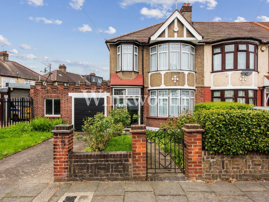 3 bed end terrace house for sale in Firs Lane, London N13 Zoopla