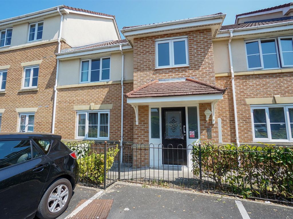2 bed flat for sale in Hatherlow Court, Westhoughton, Bolton BL5 Zoopla