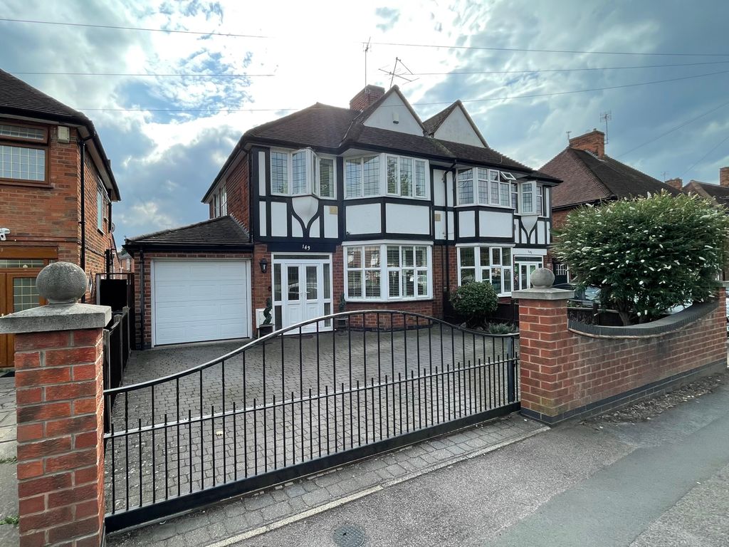 3 bed semidetached house for sale in Scraptoft Lane, Leicester LE5