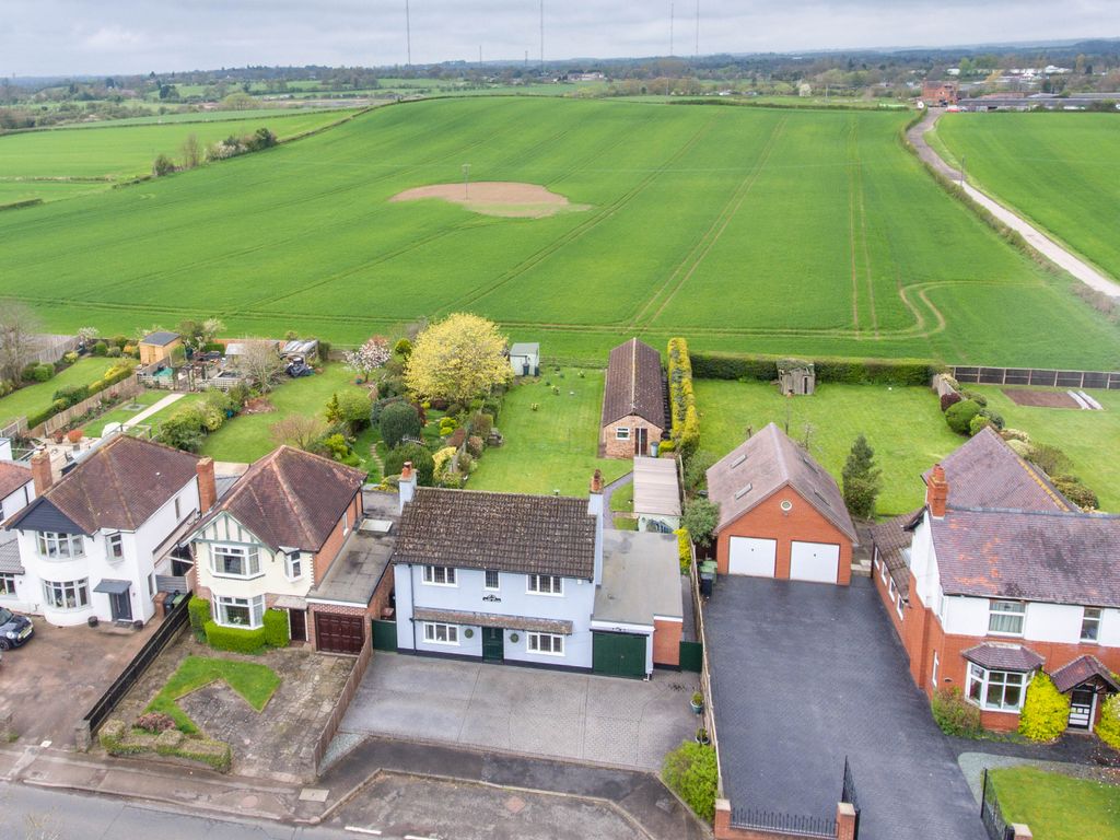 3 bed detached house for sale in Shaw Lane, Stoke Prior, Bromsgrove