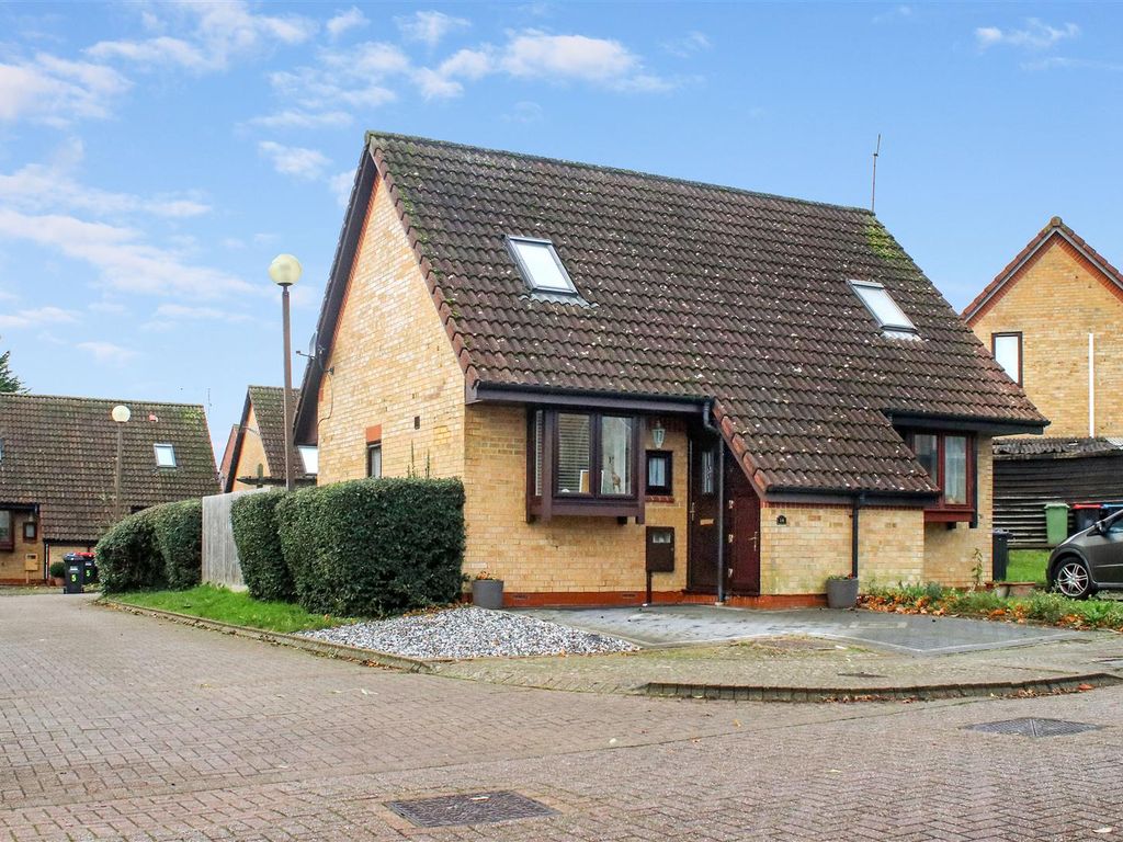1 bed semidetached house for sale in Upton Grove, Shenley Lodge