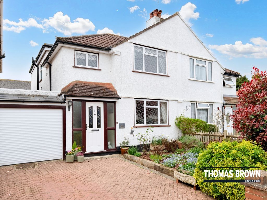 3 bed semidetached house for sale in Peel Road, Farnborough Village