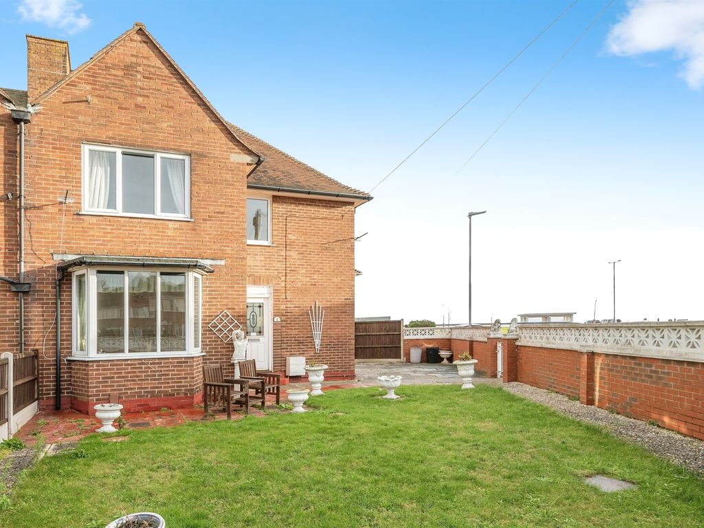 3 bed semidetached house for sale in Byron Road, Great Yarmouth NR30