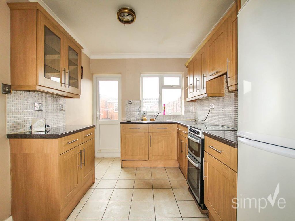 3 bed property to rent in Crowland Avenue, Hayes, Middlesex UB3 Zoopla