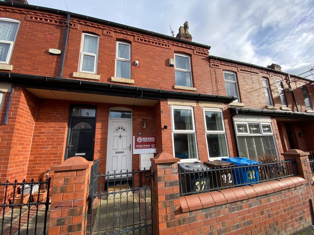 3 bed terraced house for sale in Kennedy Road, Salford M5 Zoopla