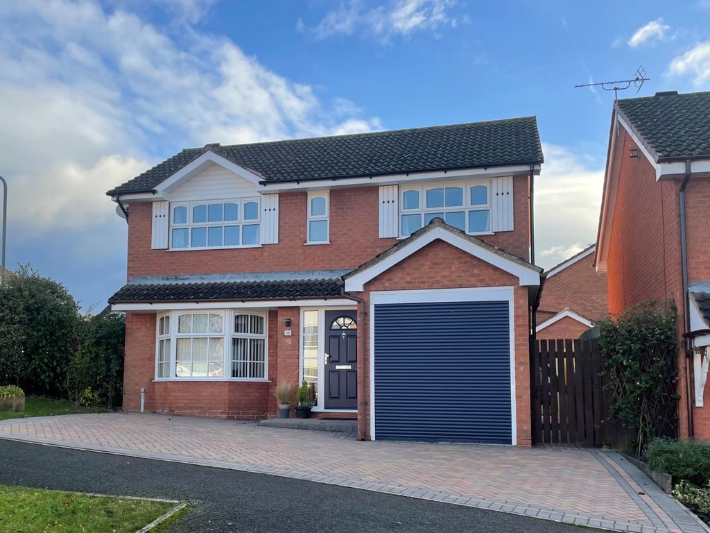 4 bed detached house for sale in Willow Drive, Buckingham