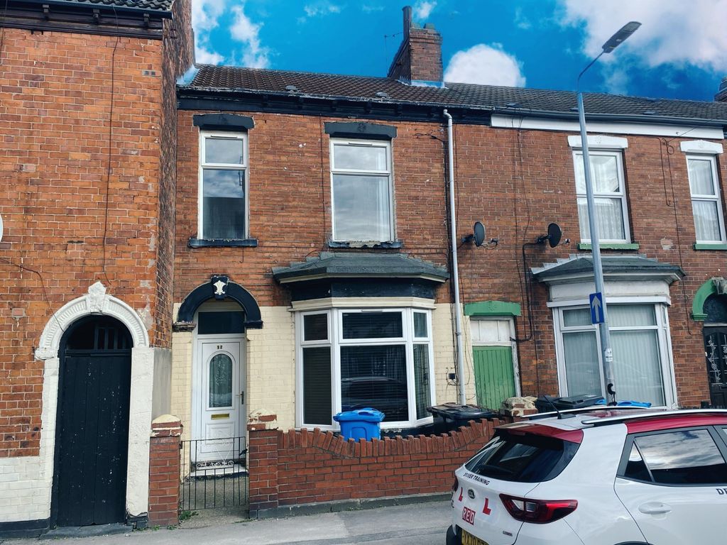 3 bed terraced house for sale in Sherburn Street, Hull, East Yorkshire