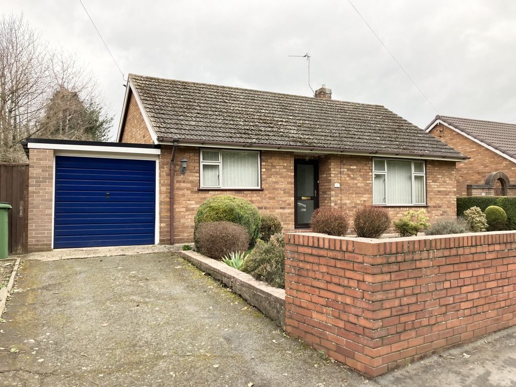 2 bed bungalow for sale in Smith Crescent, Wrockwardine Wood, Telford