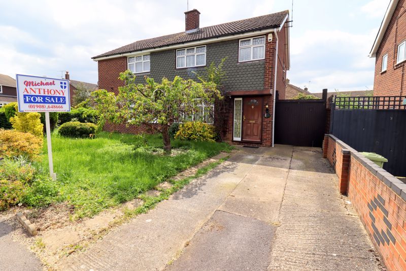 3 bed semidetached house for sale in The Linx, Bletchley, Milton