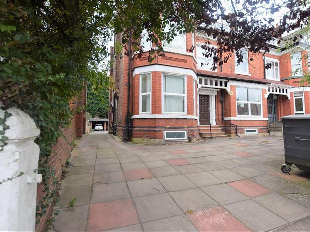 Studio to rent in Lea Road, Heaton Moor, Stockport SK4, £675 pcm Zoopla