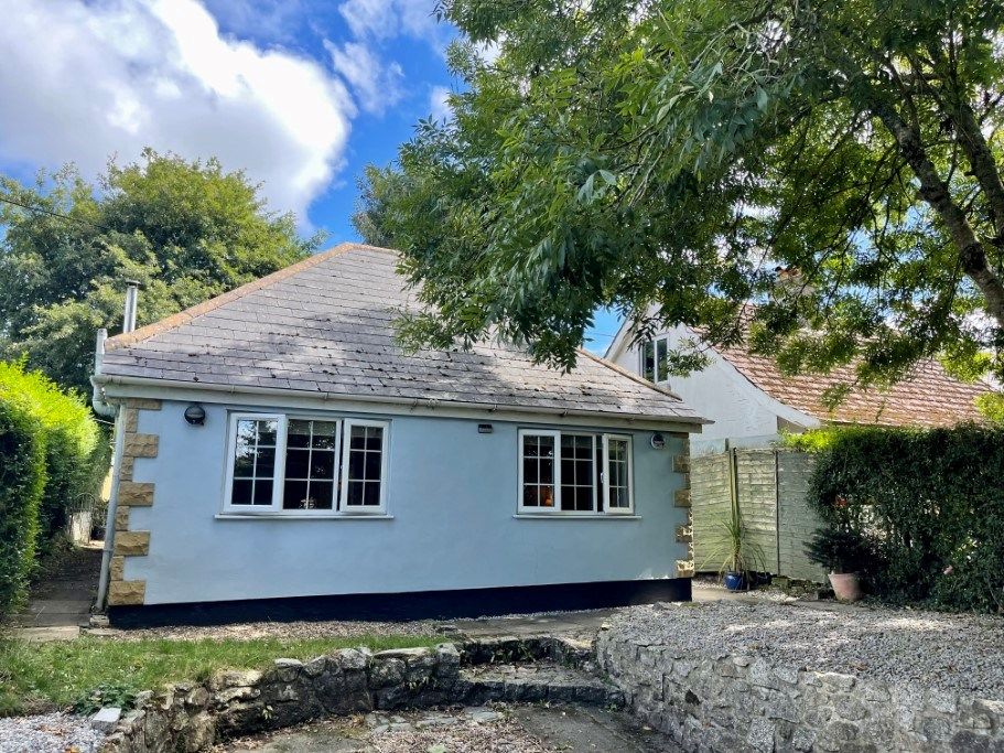 2 bed bungalow for sale in Penwarne Road, Mawnan Smith, Falmouth TR11