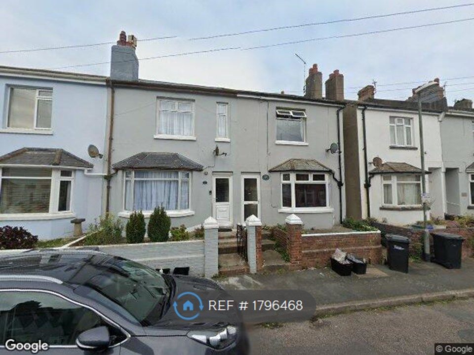 Room to rent in Langs Road, Paignton TQ3, £440 pcm Zoopla