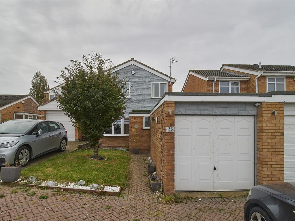 3 bed semidetached house for sale in Jersey Way, Barwell, Leicester