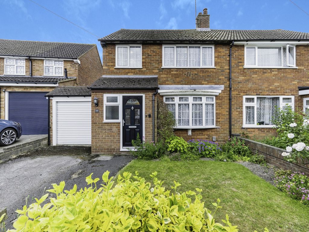 3 bed semidetached house for sale in Wingate Road, Dunstable LU5 Zoopla