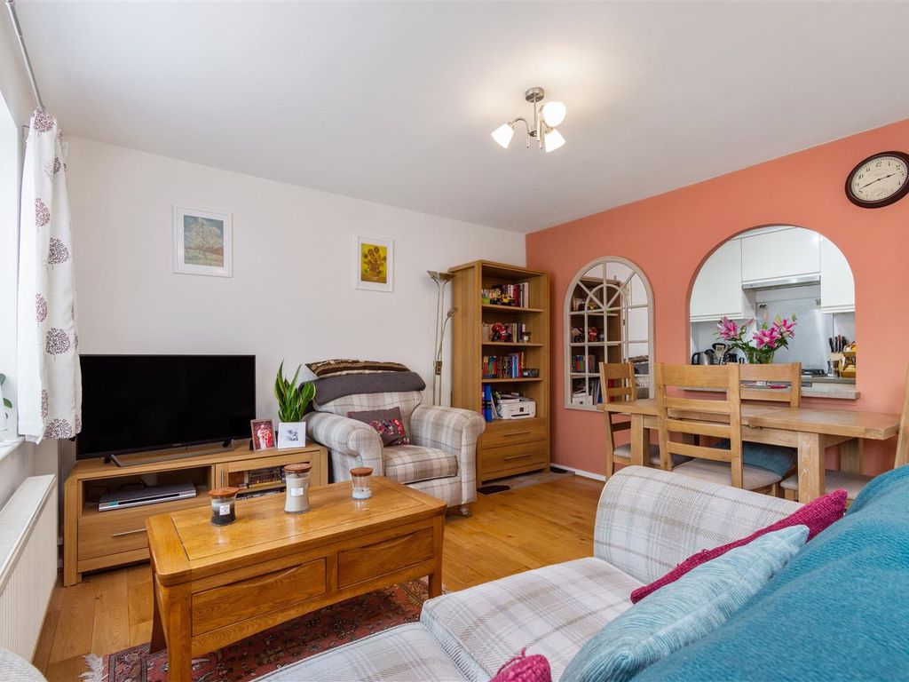 Wilfred Owen Close, London SW19  