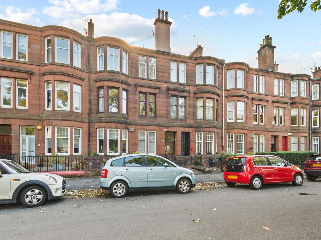2 bed flat for sale in Victoria Park Drive South, Glasgow G14, £200,000