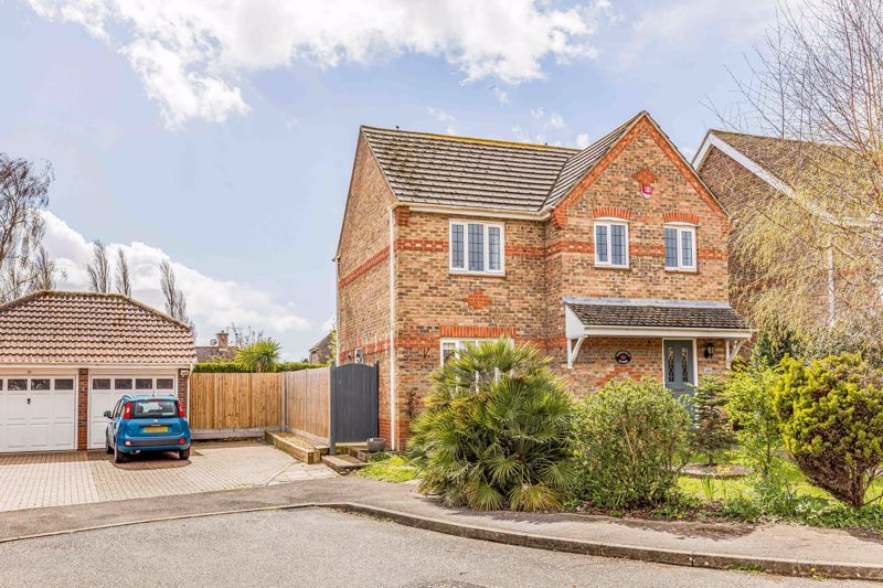 3 bed detached house for sale in Fraser Gardens, Southbourne, Emsworth