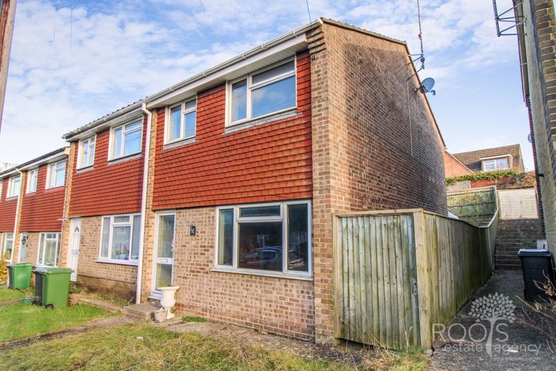 3 bed end terrace house for sale in Falkland Garth, Newbury RG14 Zoopla