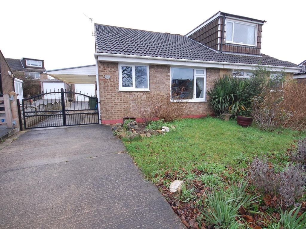 2 bed semidetached bungalow for sale in Glamis Close, Garforth, Leeds