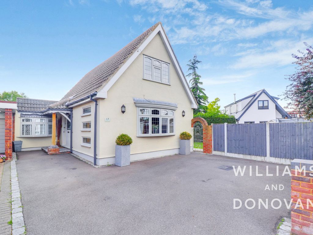 3 bed property for sale in Moreland Avenue, Benfleet SS7, £475,000 Zoopla