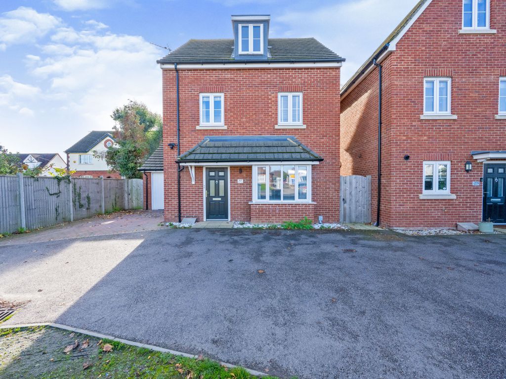 4 bed detached house for sale in High Street, Clapham, Bedford MK41