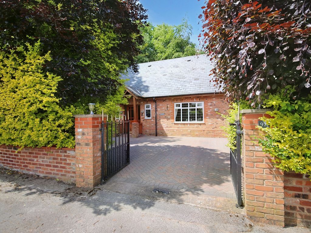 3 bed detached bungalow for sale in Pemberton Road, Winstanley, Wigan