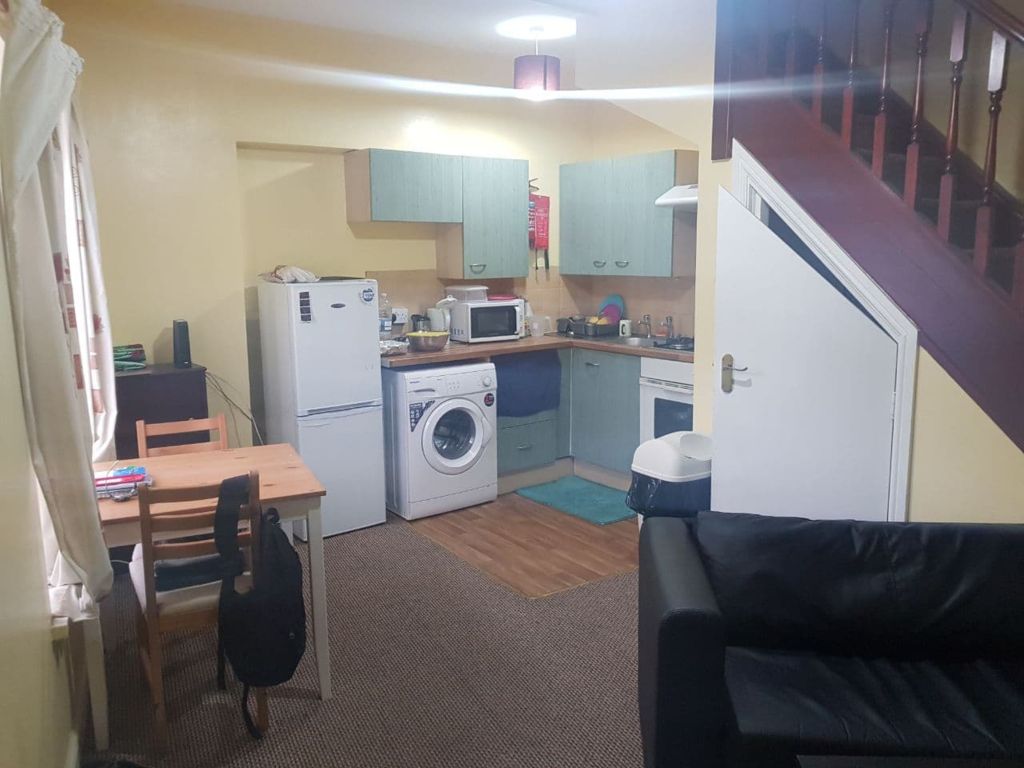 1 bed flat to rent in Hyde Park Road, Hyde Park, Leeds LS6, £700 pcm