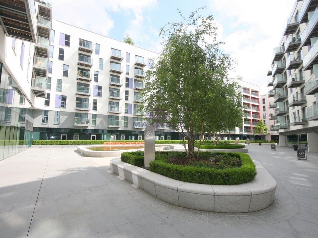 2 bed flat for sale in Tennyson Apartments, Saffron Central Square, Croydon CR0, £315,000 Zoopla