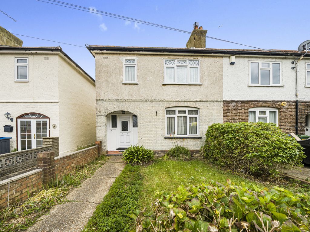 3 bed end terrace house for sale in Idmiston Square, Worcester Park KT4