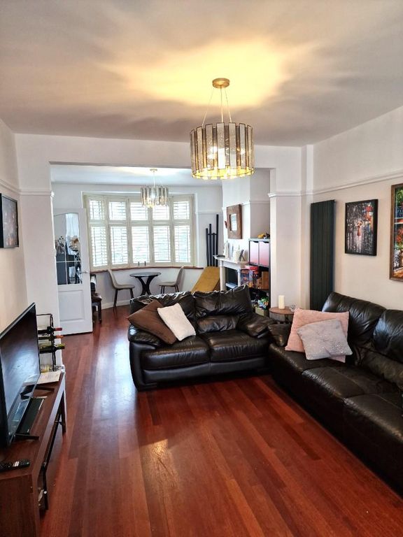 Catherine Gardens, Hounslow TW3  