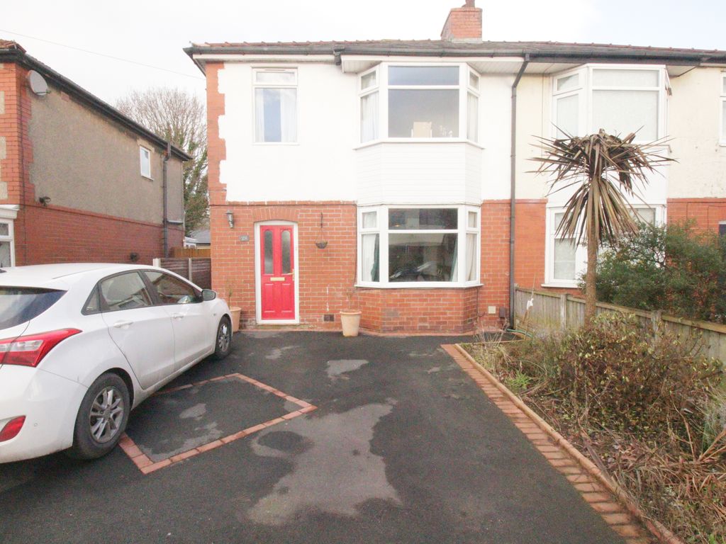 3 bed semidetached house for sale in Cantsfield Avenue, Ingol, Preston