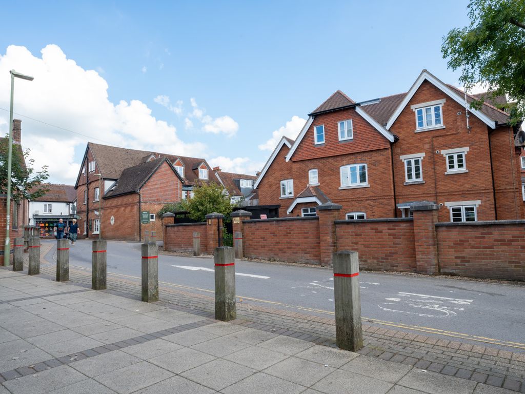 1 bed flat to rent in The Boltons, Gosport Lane, Lyndhurst SO43, £825