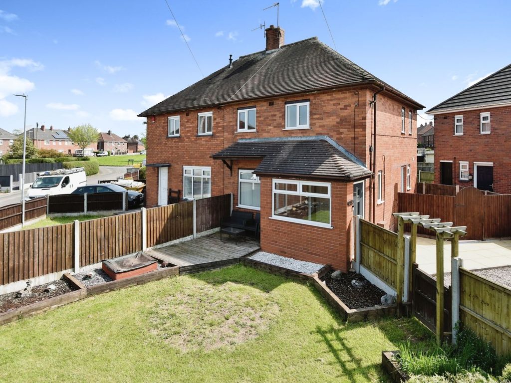 3 bed semidetached house for sale in Waterside Drive, StokeOnTrent