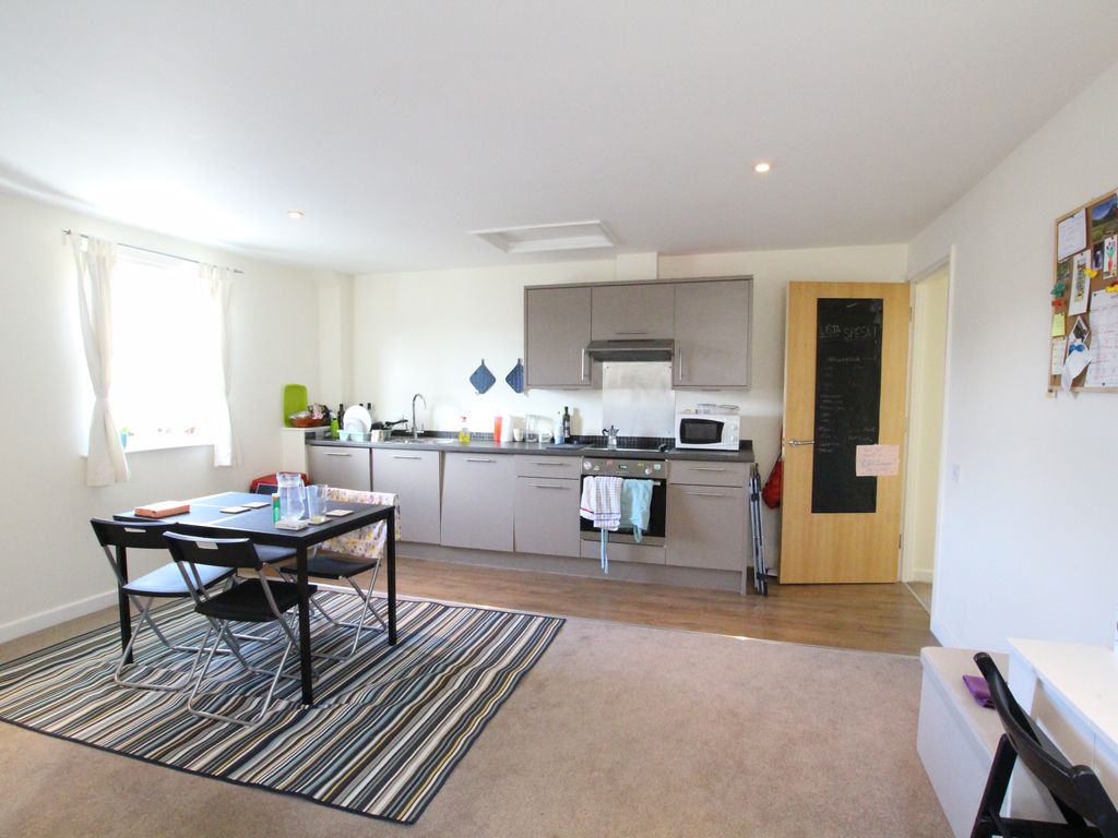 1 bed flat to rent in Street, Cheltenham GL52, £795 pcm Zoopla
