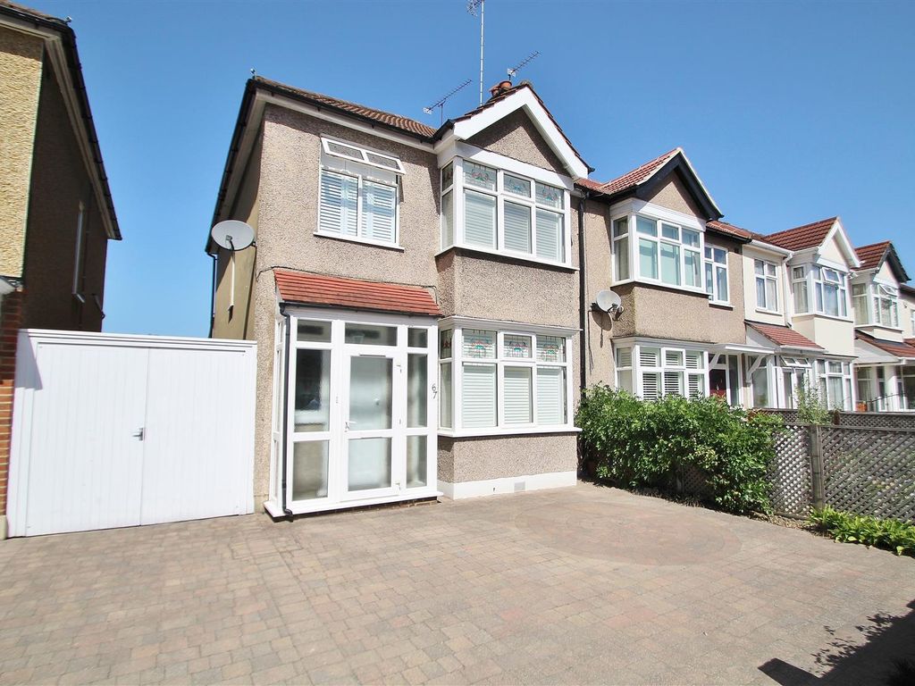 3 bed property for sale in Twickenham Road, Isleworth TW7 Zoopla