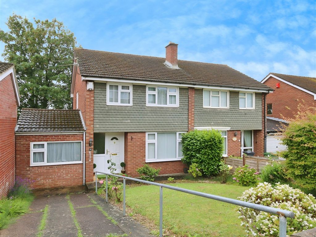 3 bed semidetached house for sale in South View Drive, Rumney, Cardiff