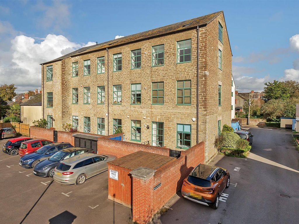2 bed flat for sale in Priory Lane, Bridport DT6, £350,000 Zoopla