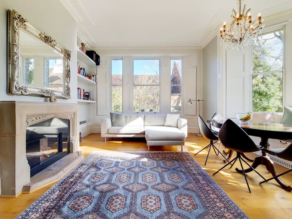 Bishopswood Road, Kenwood, London N6  