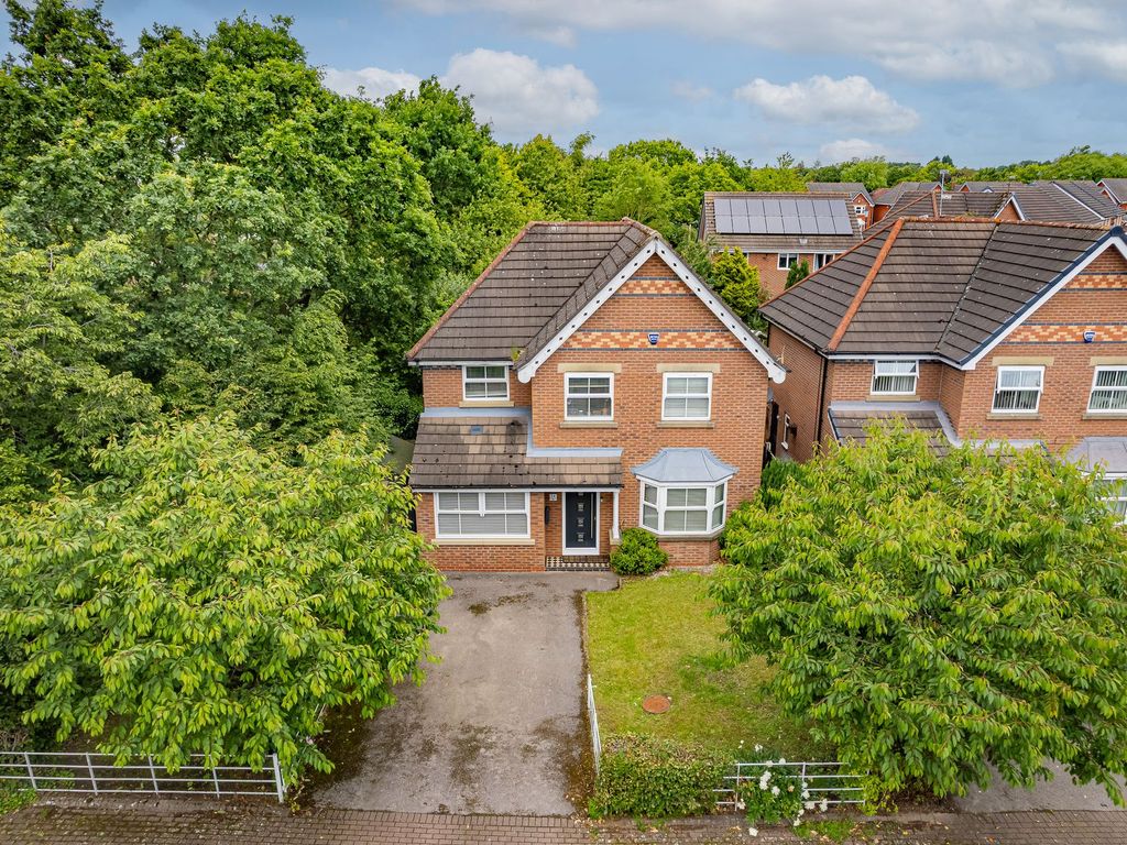 4 bed detached house for sale in Heathfield Park, Widnes WA8, £350,000