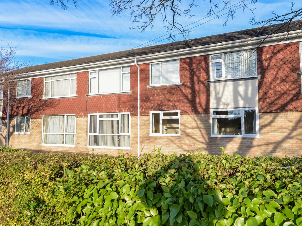 2 bed flat for sale in Yew Tree Court, Newlands Road, New Milton