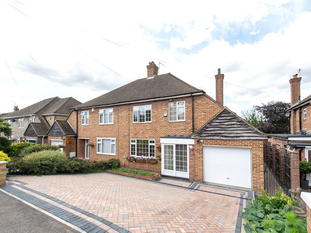 3 bed semidetached house for sale in Read Way, Gravesend, Kent DA12, £