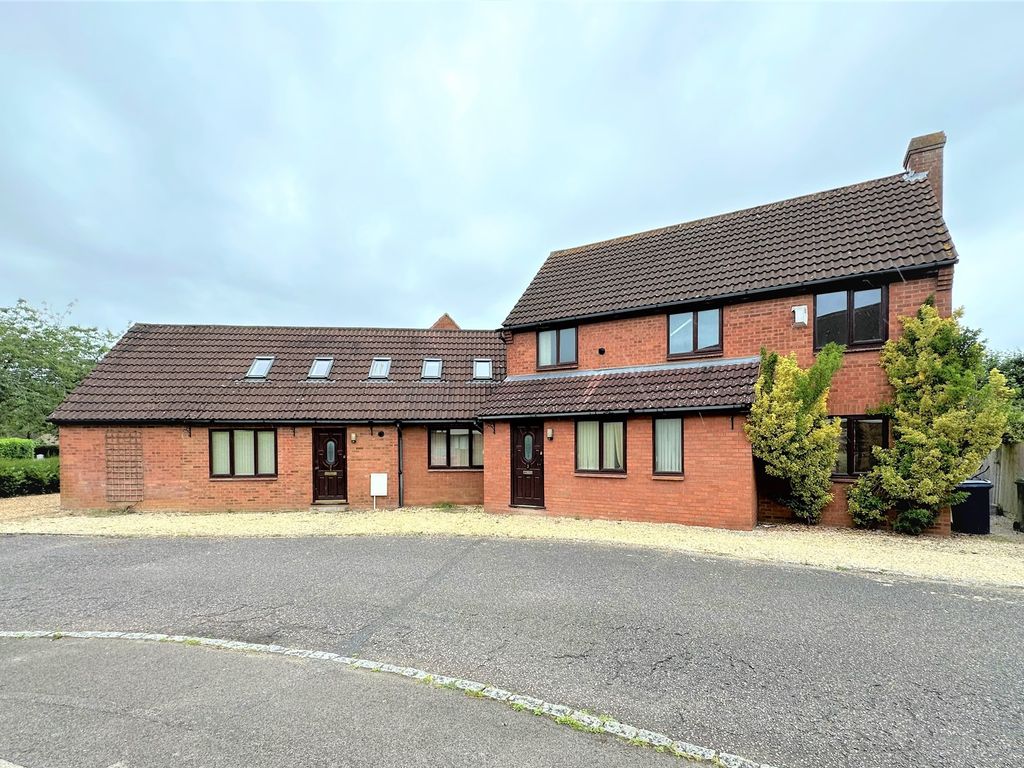 5 bed detached house for sale in Chesterholm, Bancroft, Milton Keynes