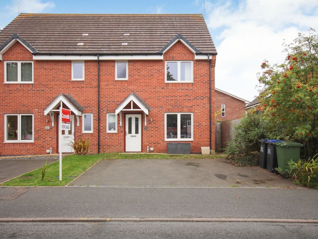 3 bed semidetached house for sale in Franklin Road, Whitnash