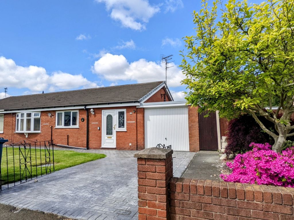 3 bed semidetached bungalow for sale in Blakehall, Skelmersdale