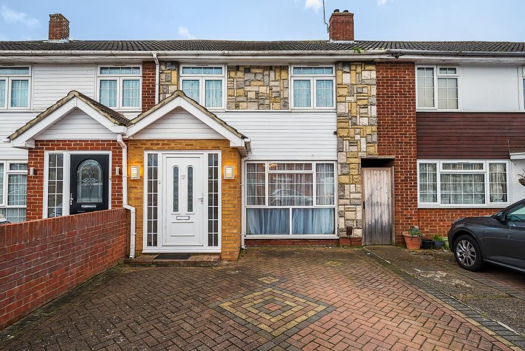 4 bed semidetached house for sale in Slough, Berkshire SL1, £500,000