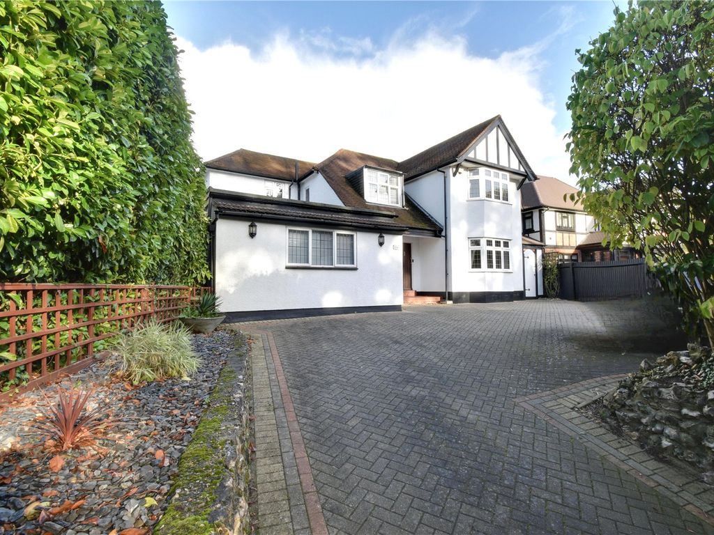 5 bed detached house for sale in Hempstead Road, Watford, Hertfordshire