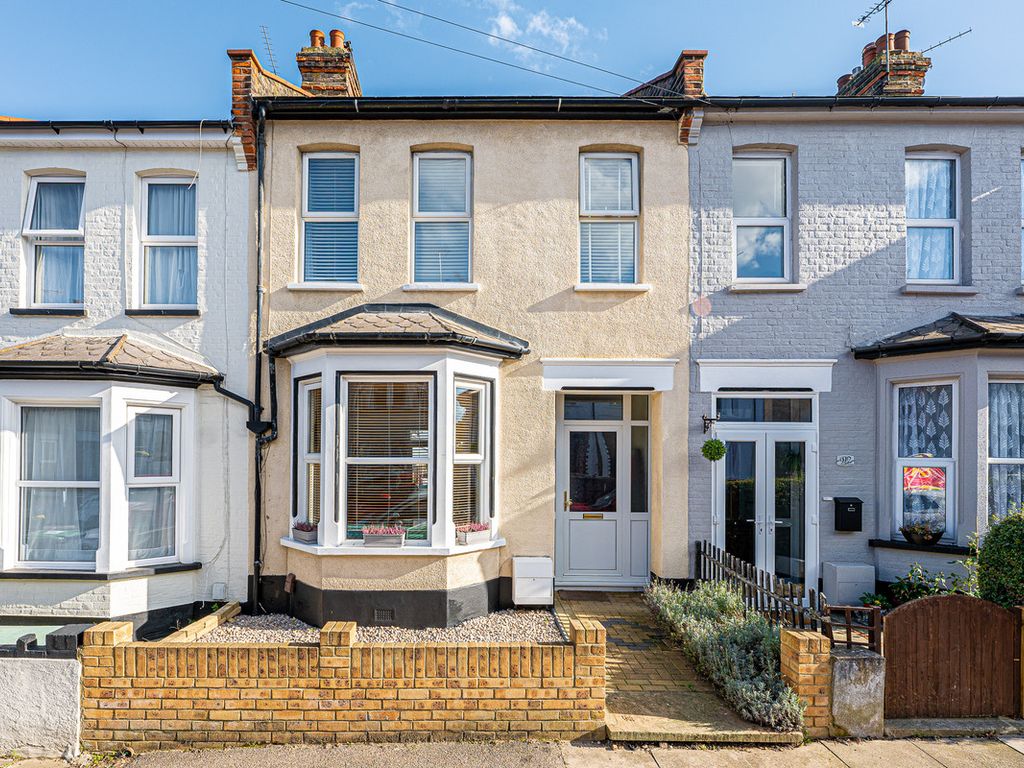 3 bed terraced house for sale in Hainault Avenue, WestcliffOnSea SS0 Zoopla