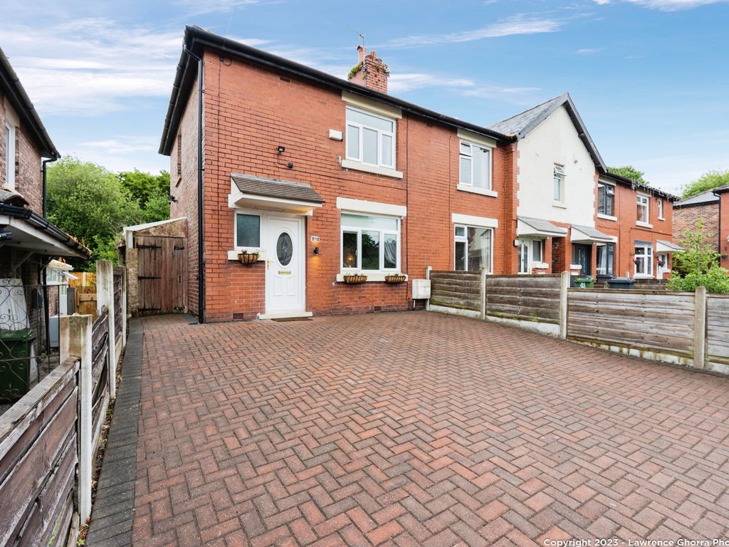 2 bed end terrace house for sale in Donald Avenue, Hyde SK14 Zoopla