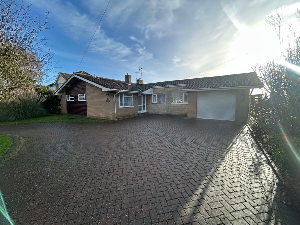 3 bed detached bungalow for sale in Northorpe, Thurlby, Bourne PE10, £