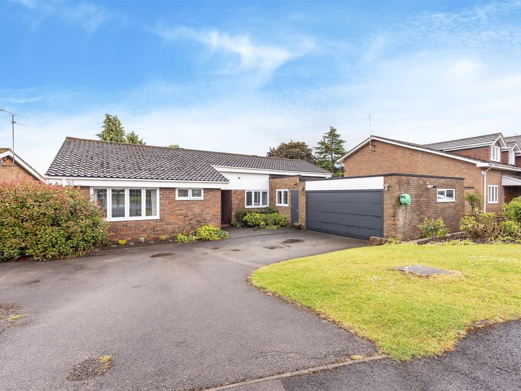 4 bed detached bungalow for sale in The Deerings, Harpenden AL5 Zoopla